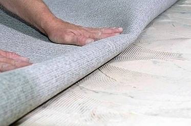 Как постелить ковролин на бетонный пол